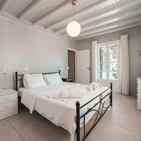 Traditional Cycladic In Elia Mykonos アパート