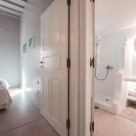 Traditional Cycladic In Elia Mykonos * Elia (Mykonos)